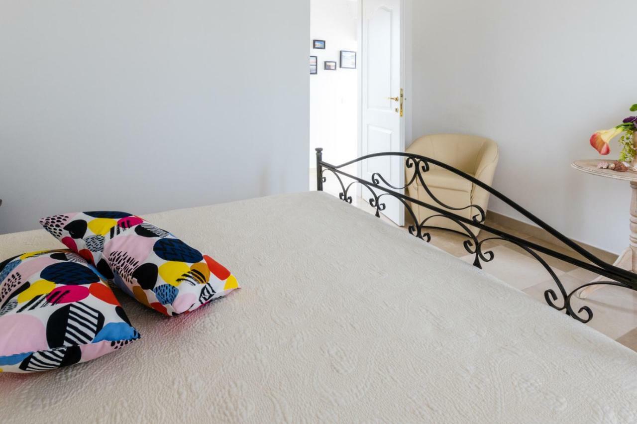 Il Vicoletto Bed & Breakfast ปุลซาโน ภายนอก รูปภาพ
